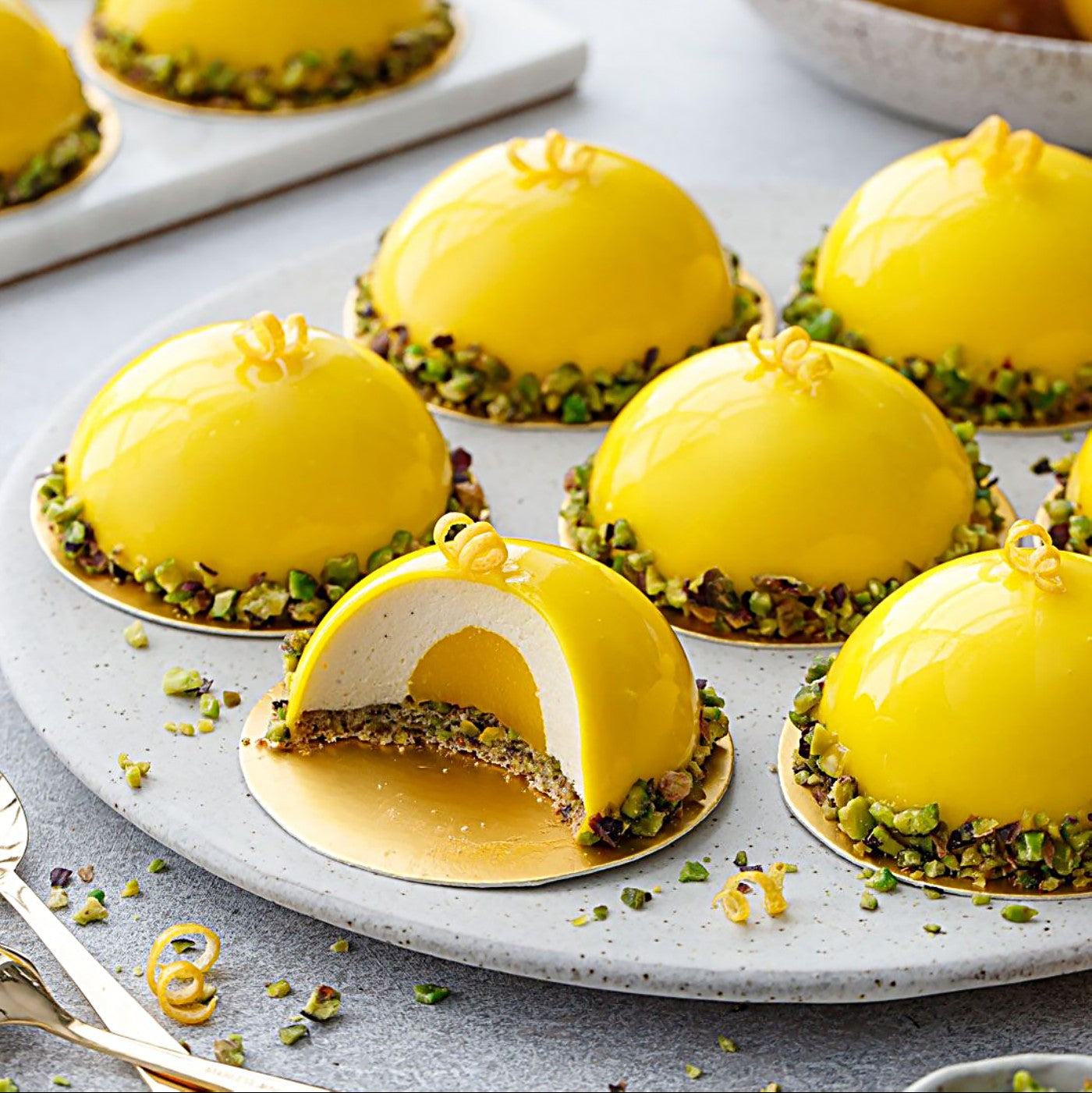 Relleno & Cubierta de Lemon Zest Creme Filling - 20 lbs.